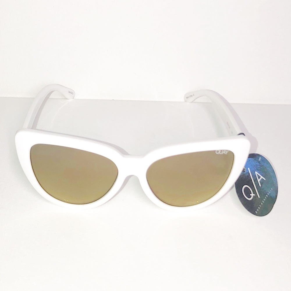 Quay StrayCat White Gold Mirror Smoke Lens Sunnies - Picture 2 of 12